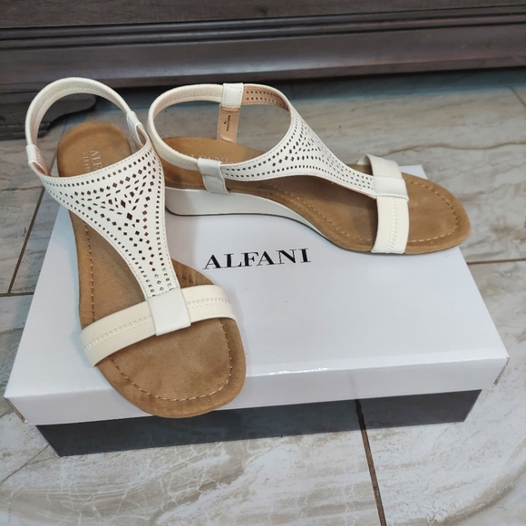 alfani vacanza sandals